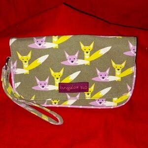 Bungalow 360 wristlet